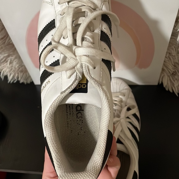 •𝙰𝙳𝙸𝙳𝙰𝚂 𝚂𝚄𝙿𝙴𝚁𝚂𝚃𝙰𝚁 𝚂𝙷𝙾𝙴𝚂 - Picture 6 of 8